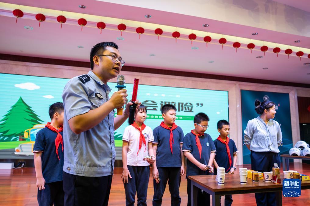 多宝游戏盒子官网